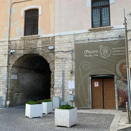 Arco Vanese * باري